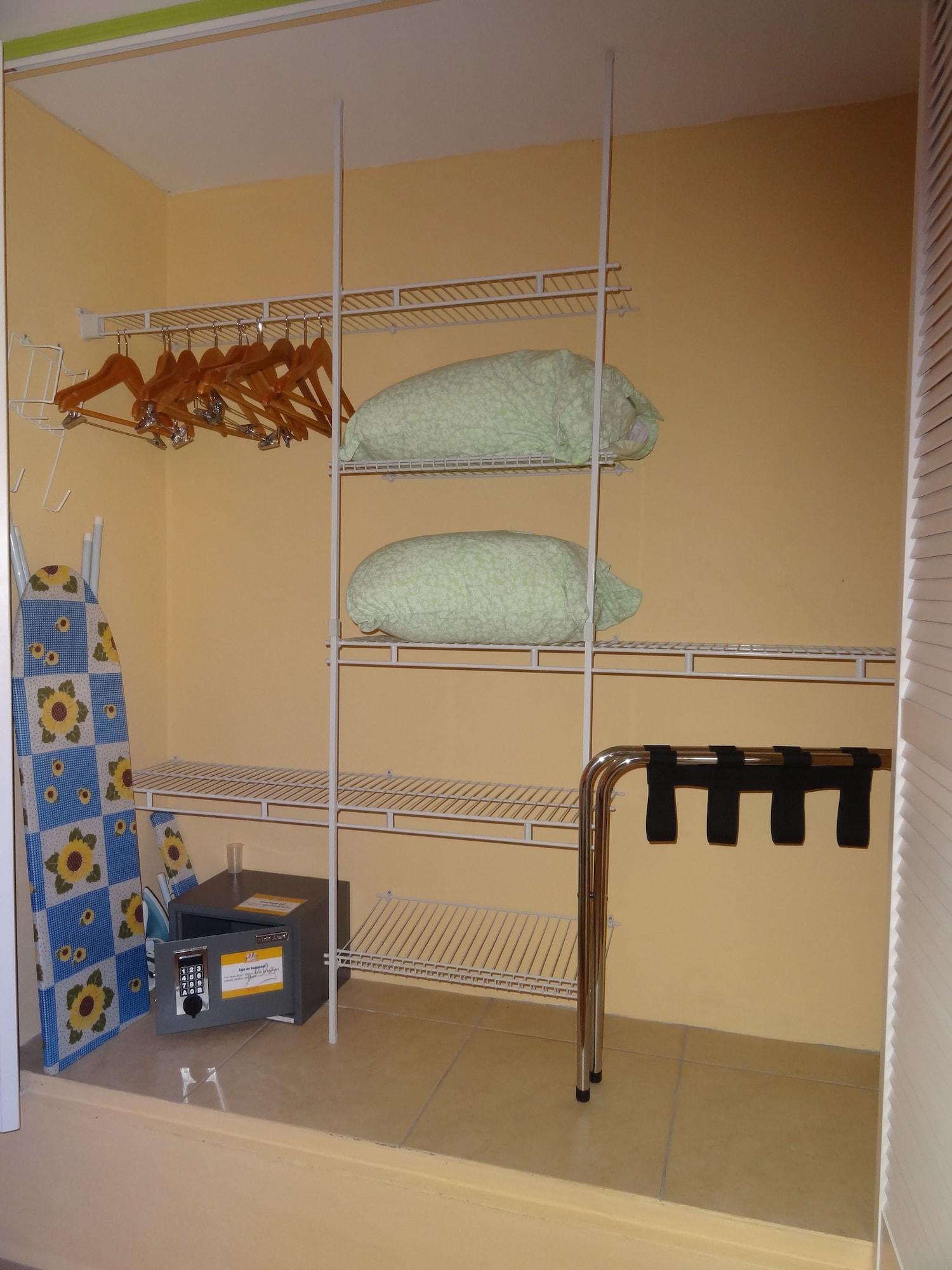 Del Rey Apartments Aruba Eksteriør billede