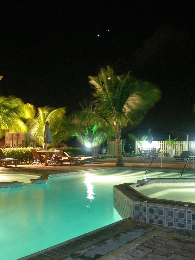 Del Rey Apartments Aruba Eksteriør billede