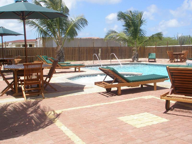 Del Rey Apartments Aruba Eksteriør billede