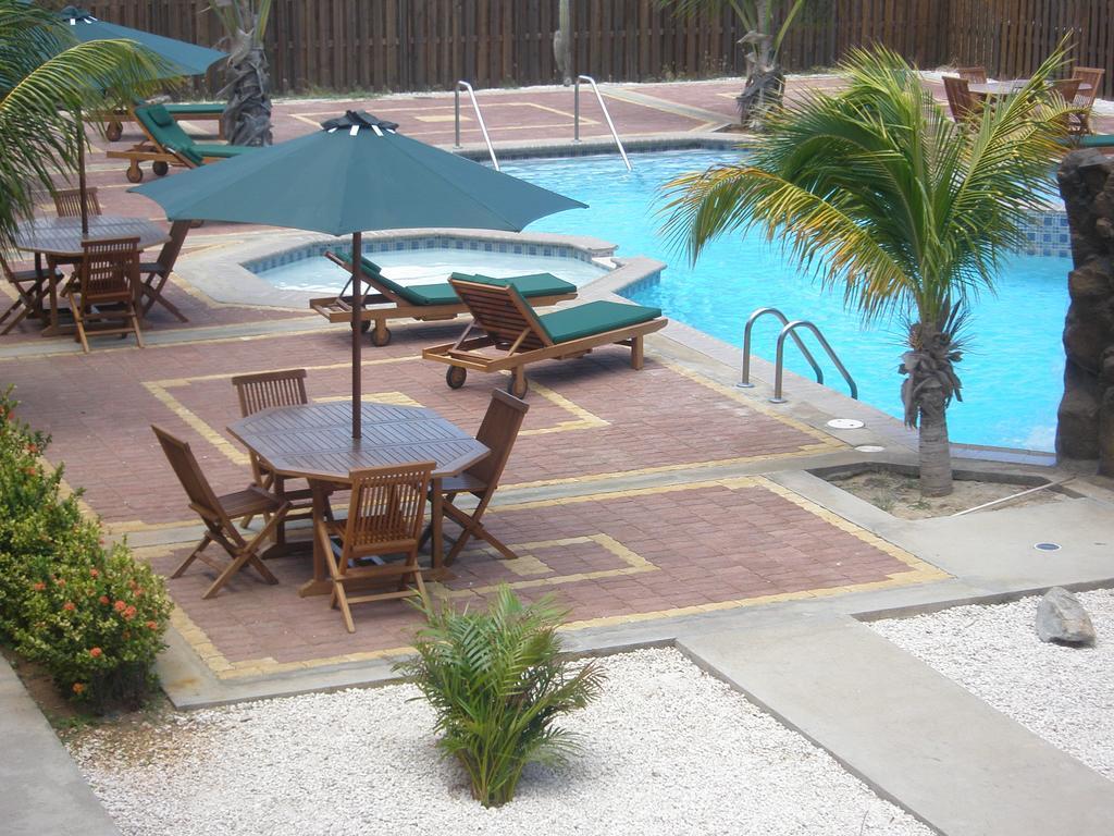 Del Rey Apartments Aruba Eksteriør billede